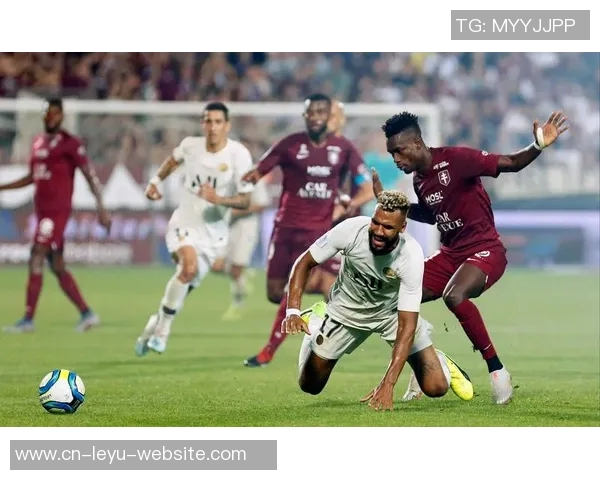 米兰与达鲁萨的巅峰对决展现足球魅力与激情的较量 米兰与达鲁萨的巅峰对决展现足球魅力与激情的较量